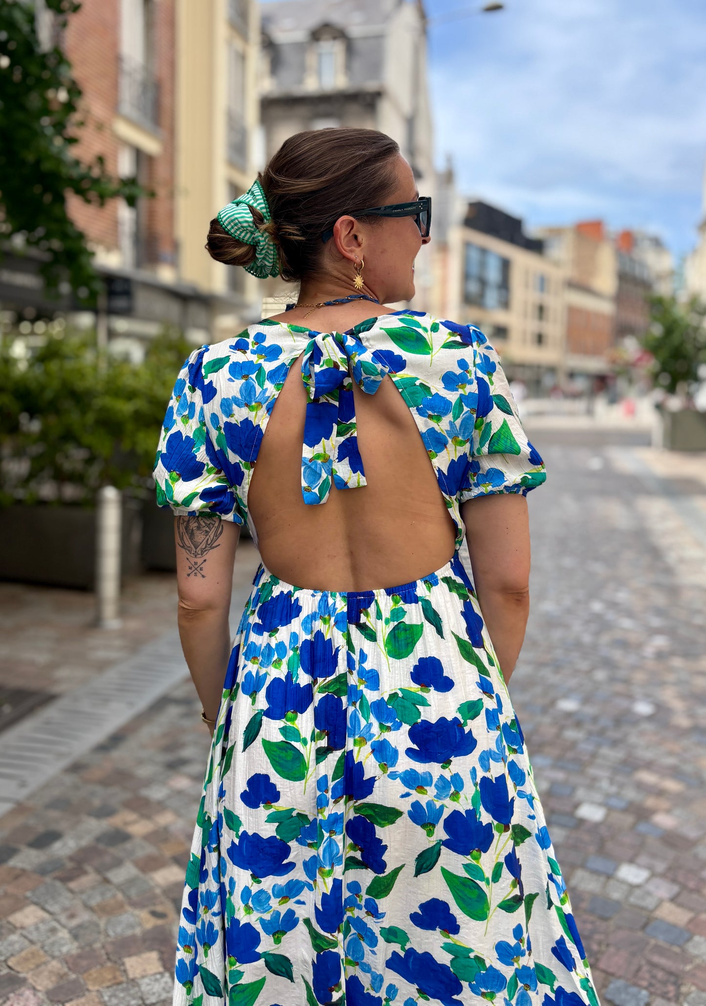 Robe fleurie bleuté