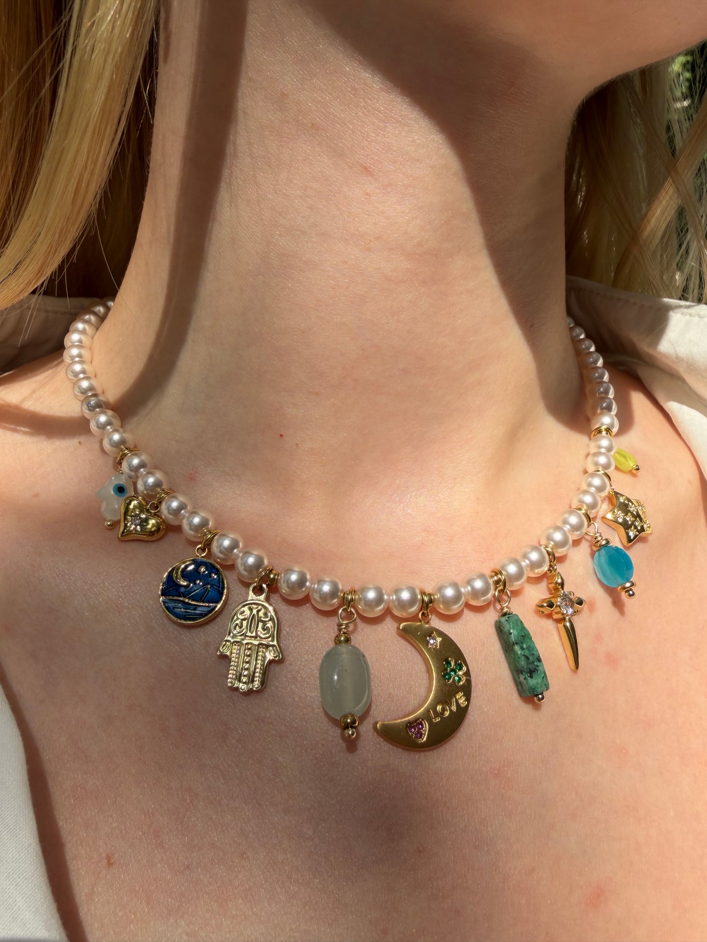 Collier moon
