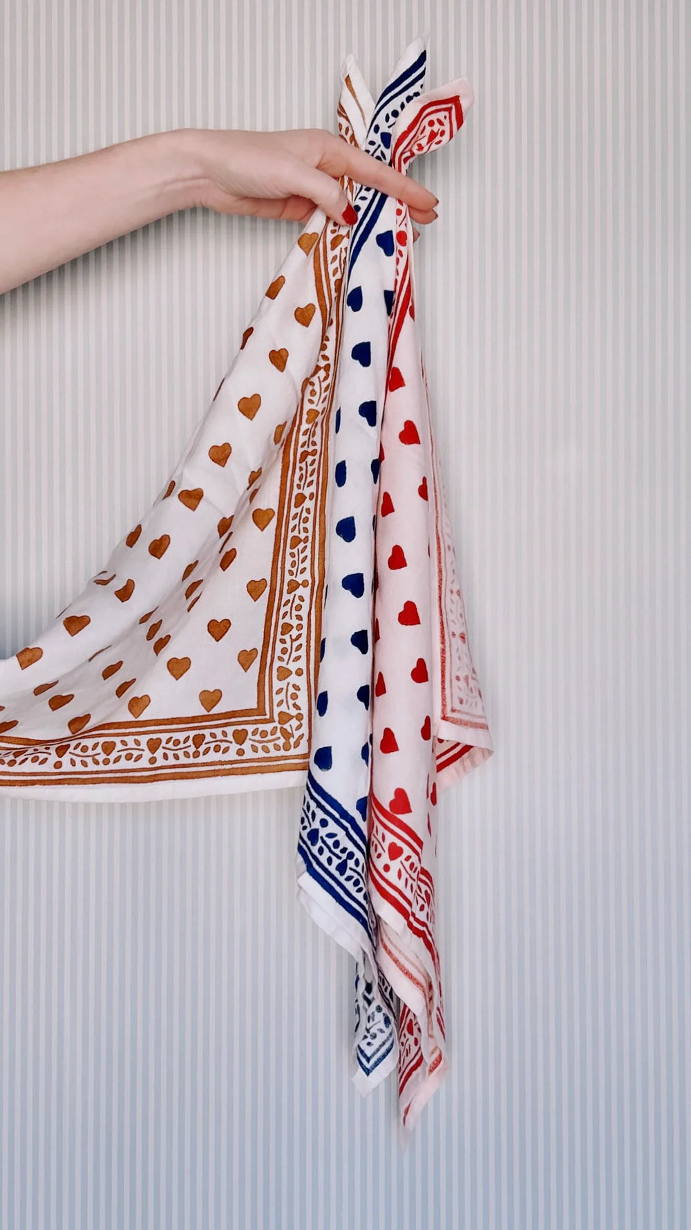 Large foulard coeurs