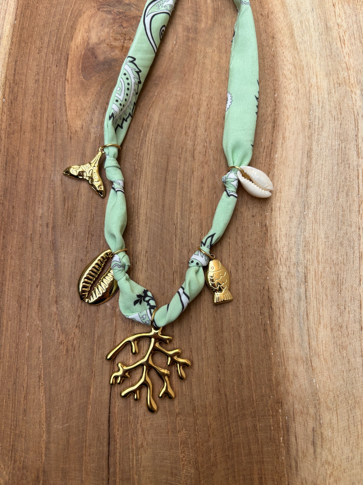 Collier bandana