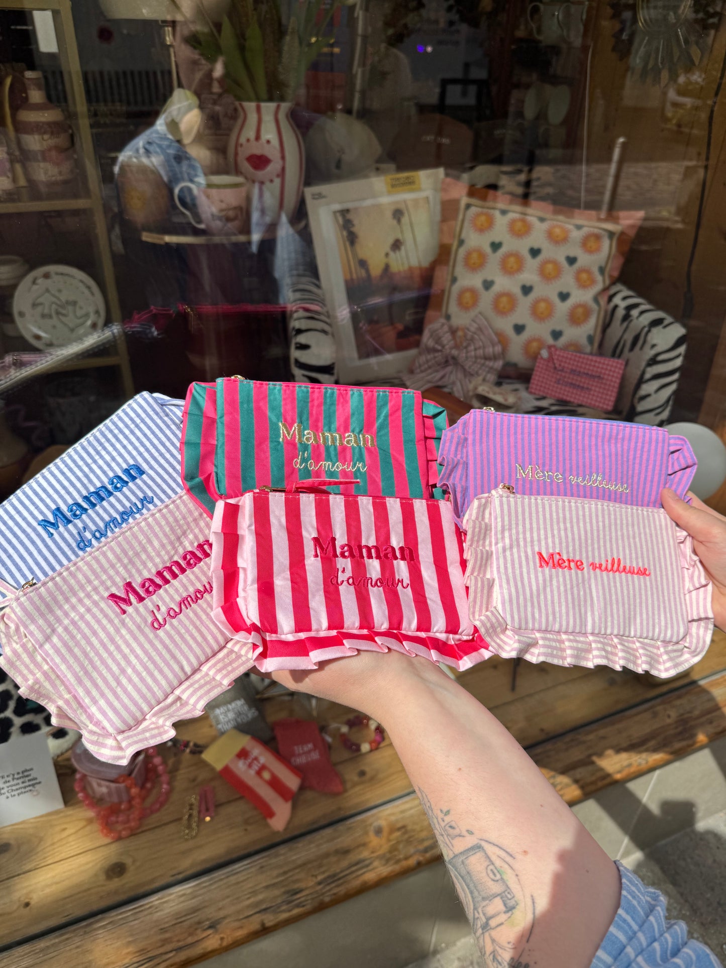 Pochette brodée