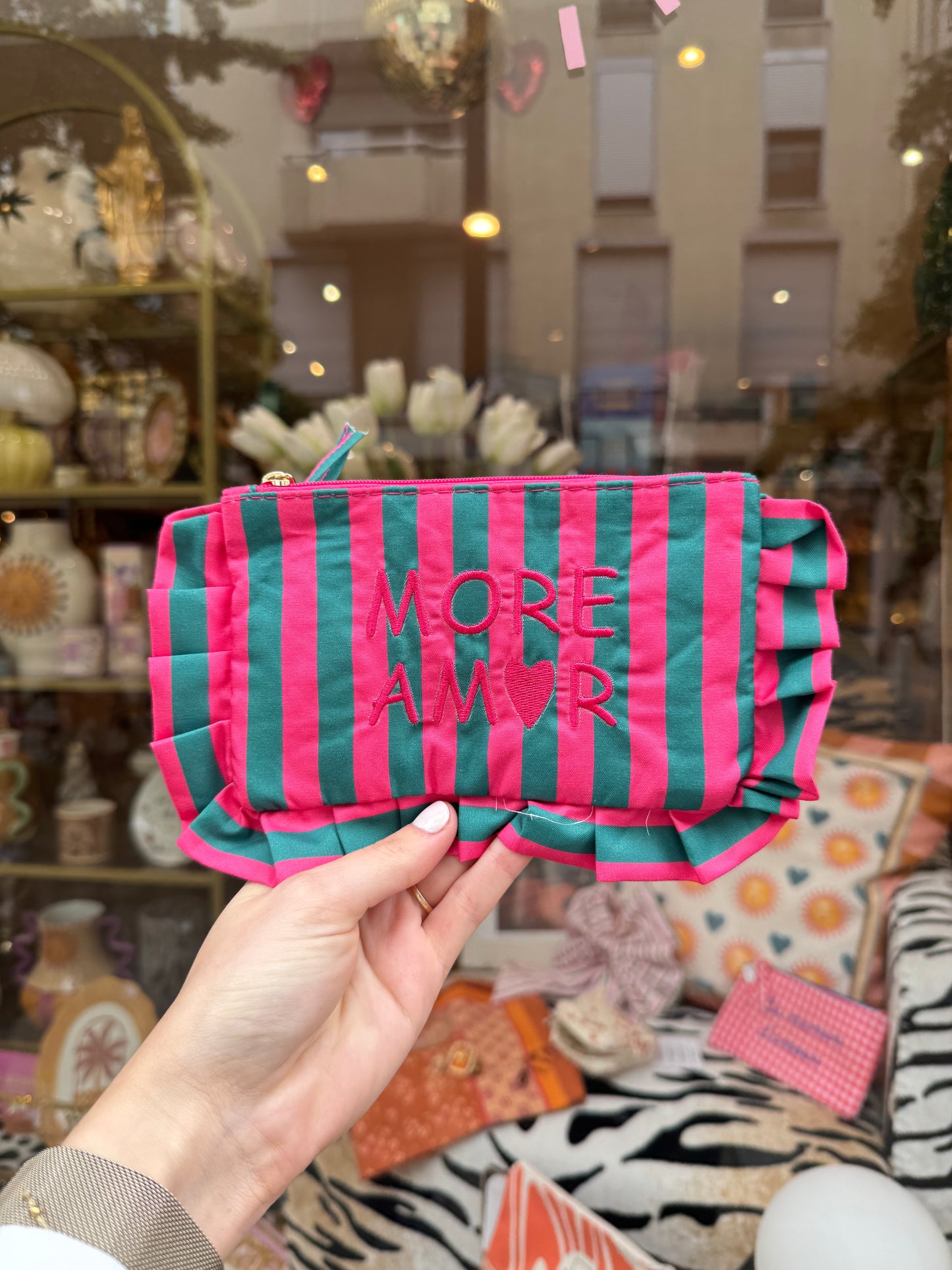 Pochette brodée