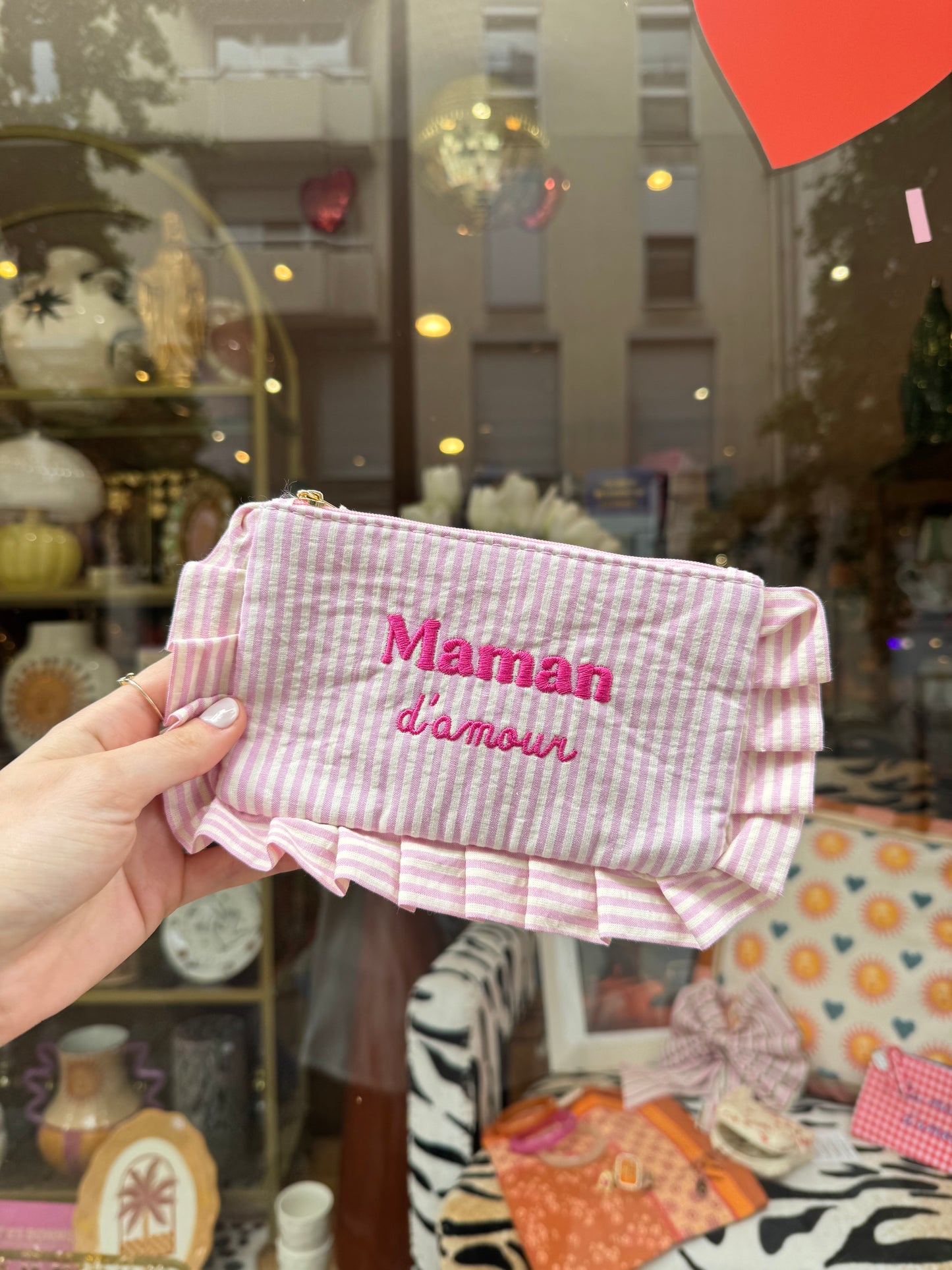 Pochette brodée