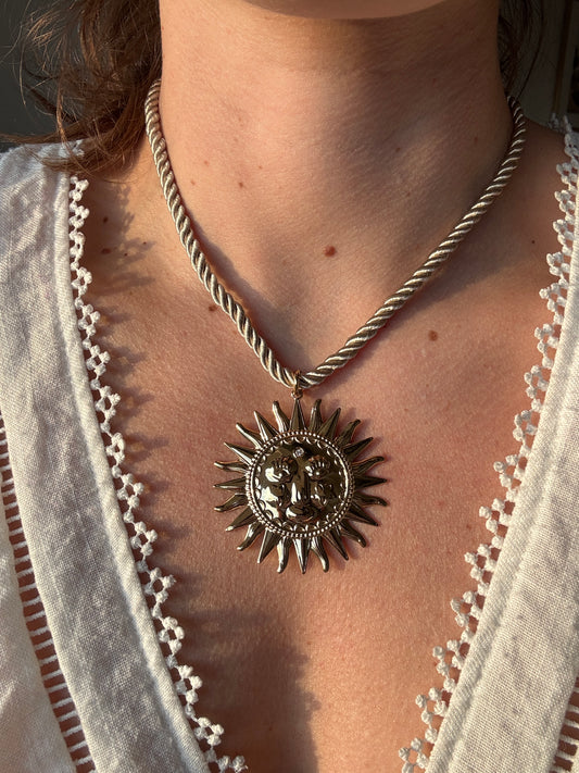 Collier soleil