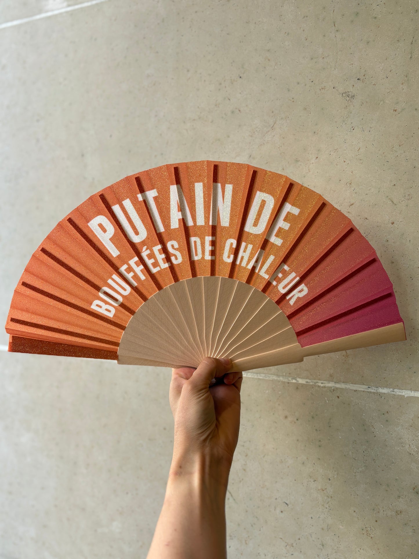 Éventail « PUTAIN DE BOUFFÉES DE CHALEUR »