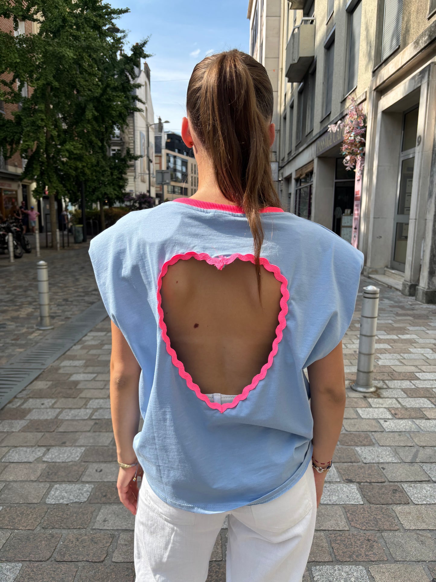 T shirt Constance