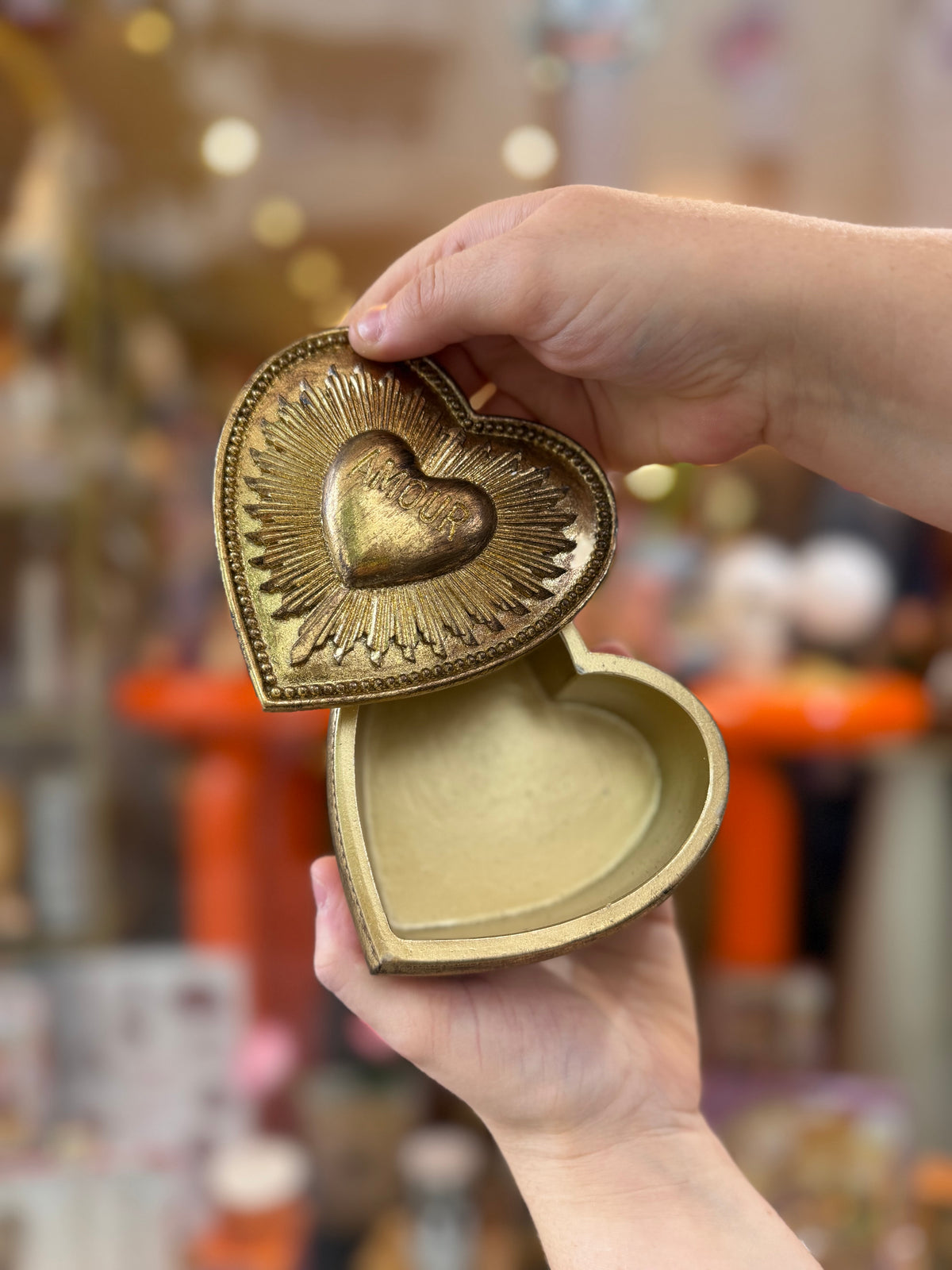 Boîte ex voto mira