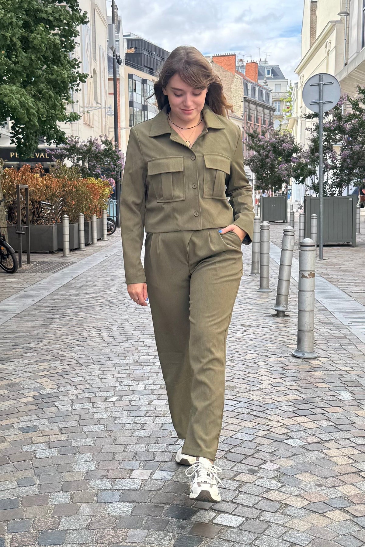 Ensemble kaki