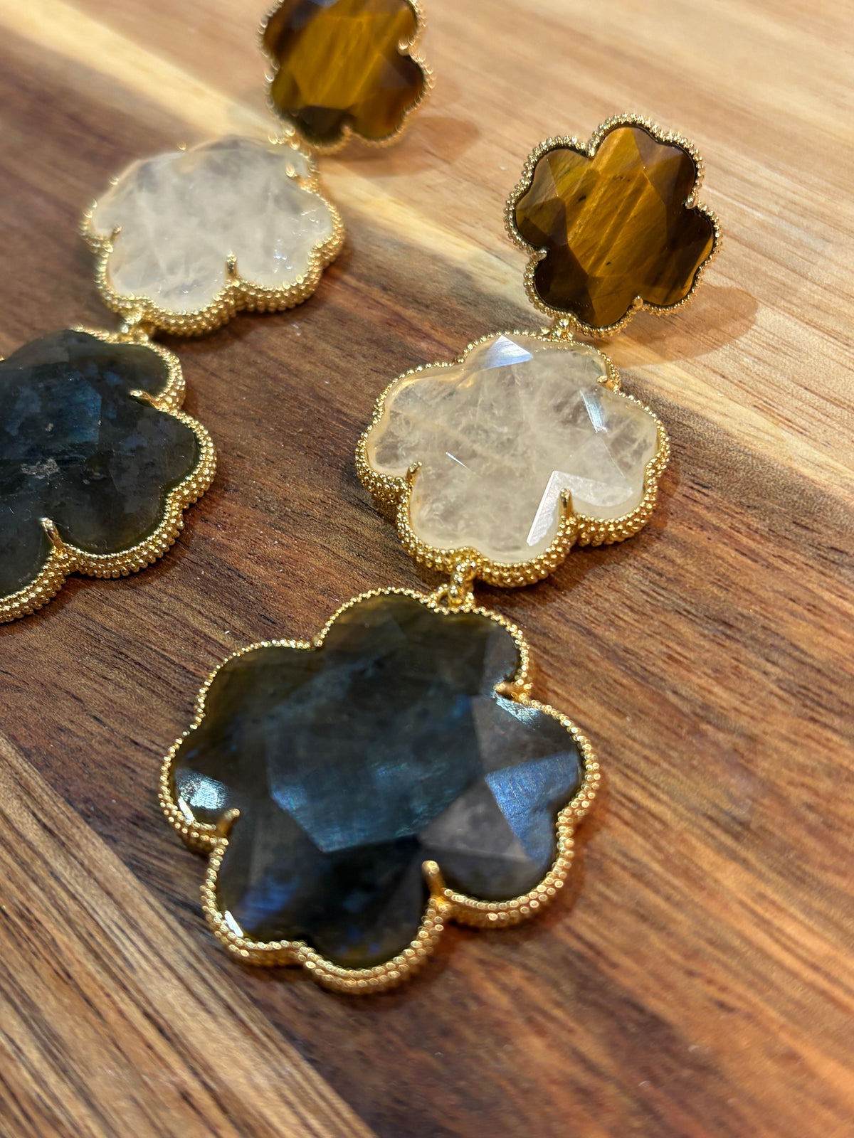 Boucles d’oreilles trèfles aux reflets