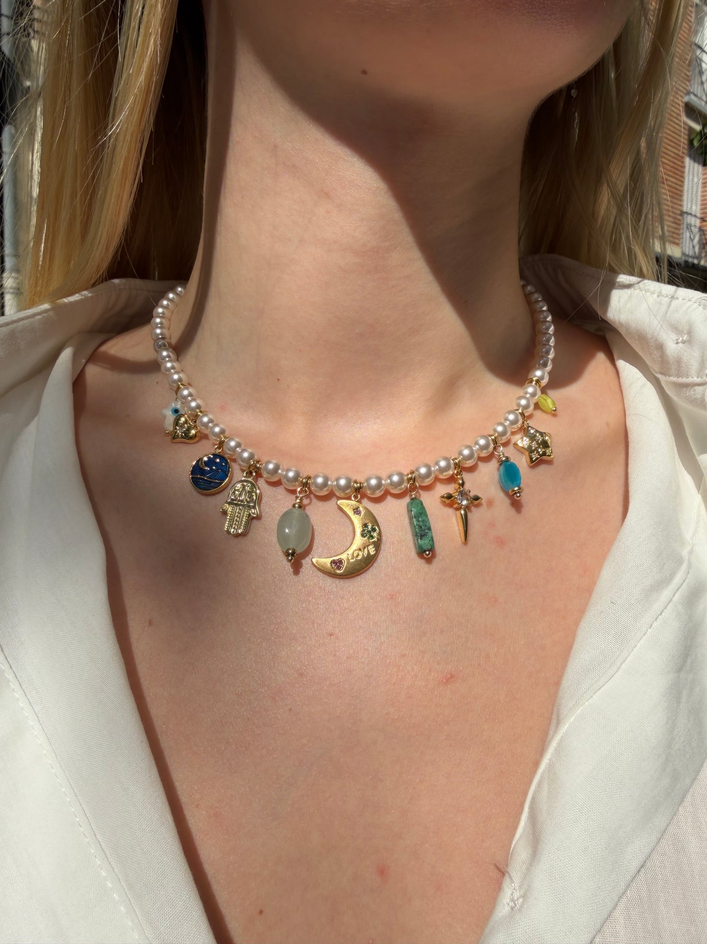 Collier moon