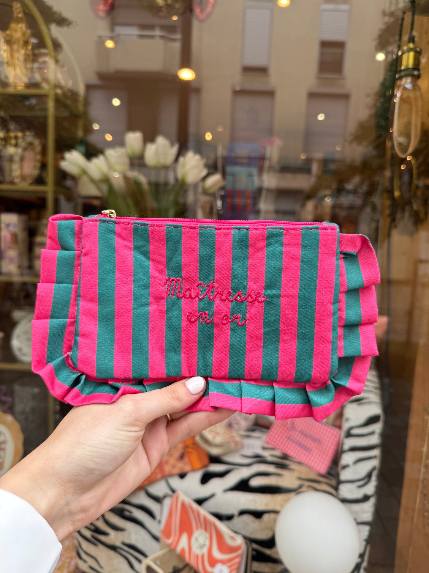 Pochette brodée