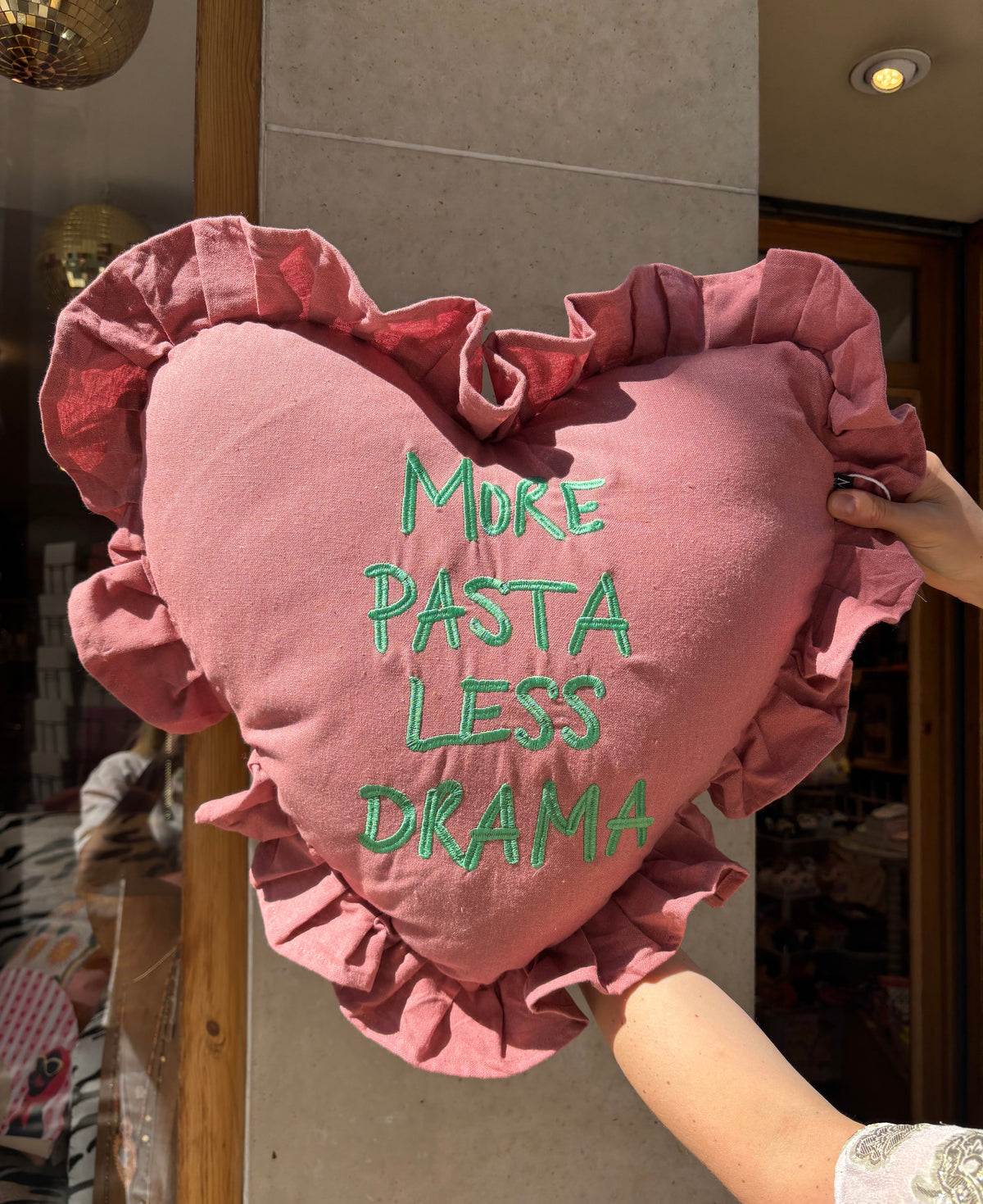 Coussin More Pasta Less Drama