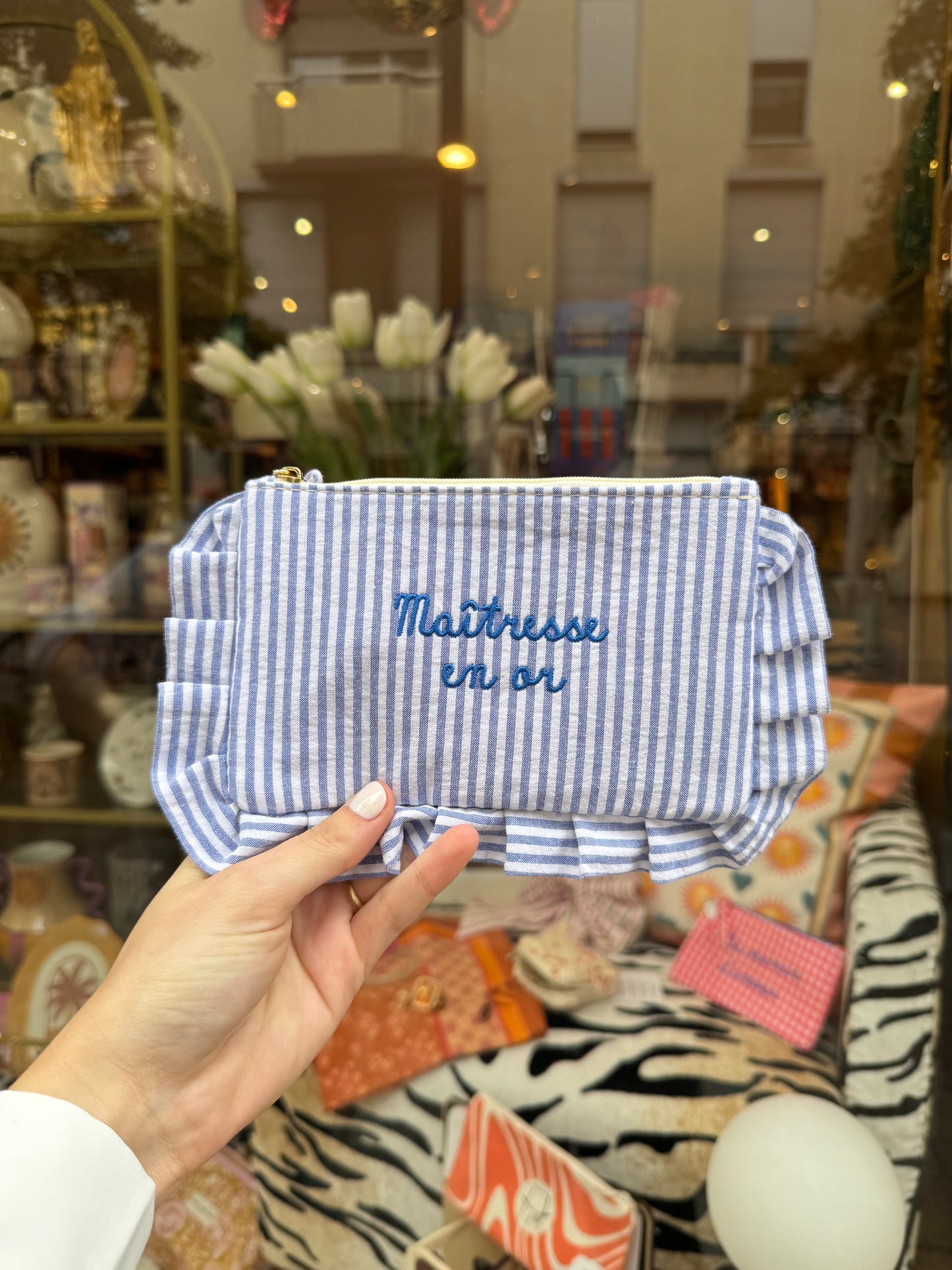 Pochette brodée