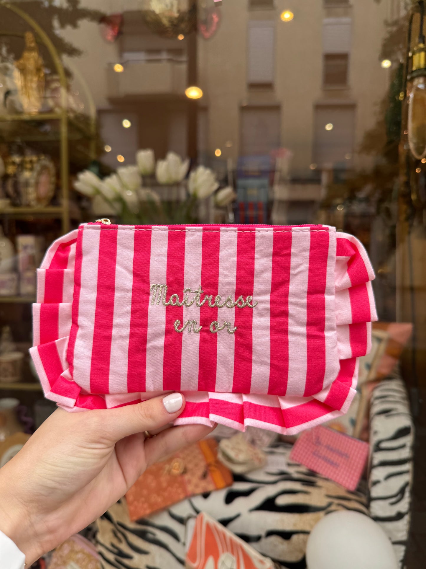 Pochette brodée
