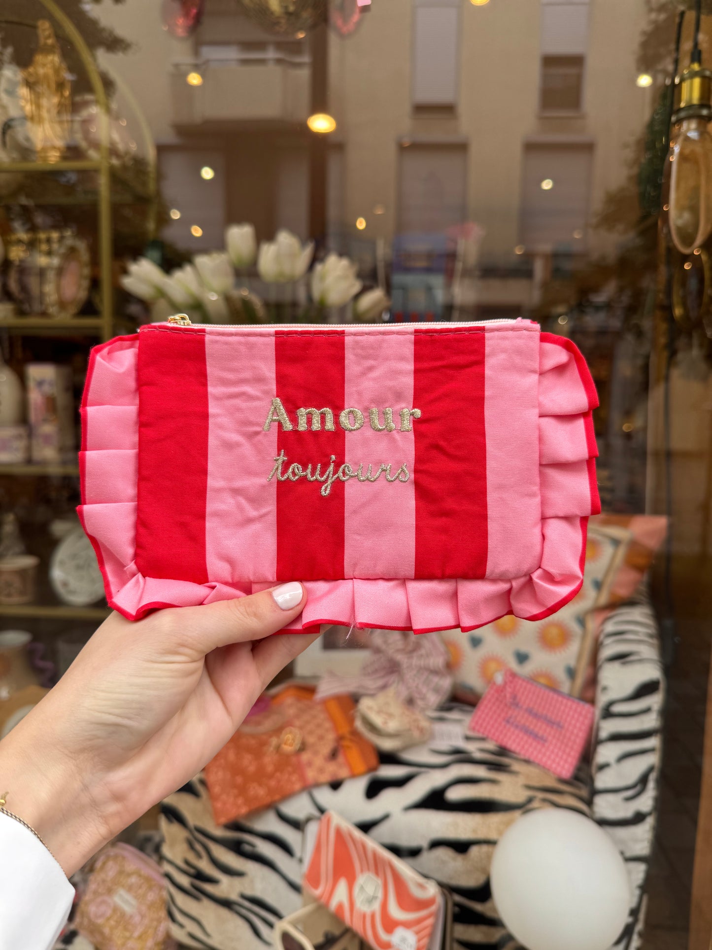 Pochette brodée