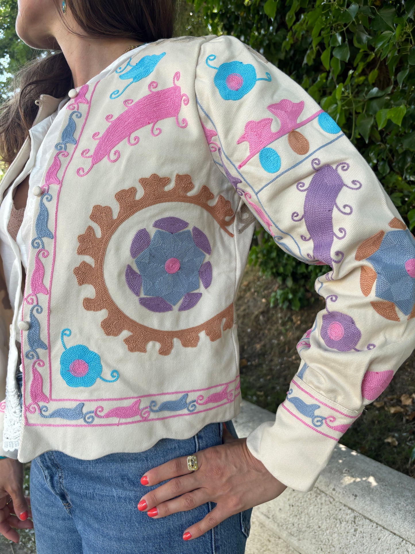 Veste brodé pastel